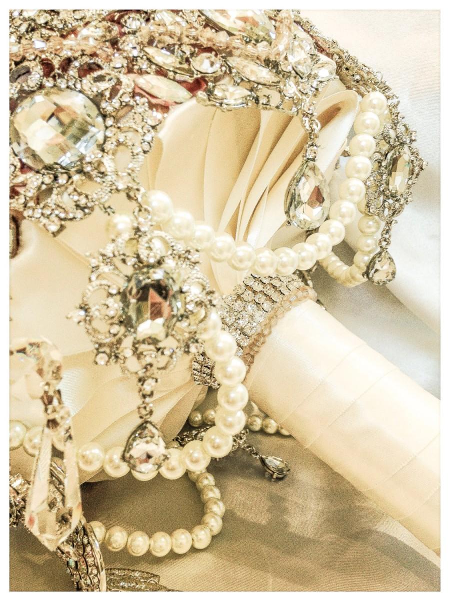 Mariage - Champaign Ivory Vintage Gatsby wedding brooch bouquet. Deposit on rhinestone bling crystal swarovski bridal broach bouquet