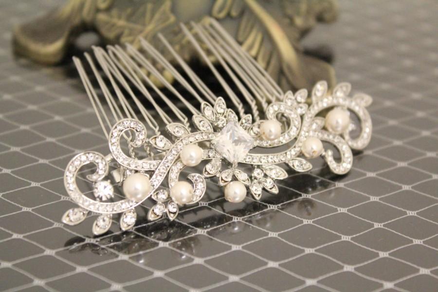 Mariage - Bridal hair accessories vintage Wedding hair comb pearl Bridal comb pearl Wedding hair accessory hairpiece Bridal Hair Jewelry Wedding Combs