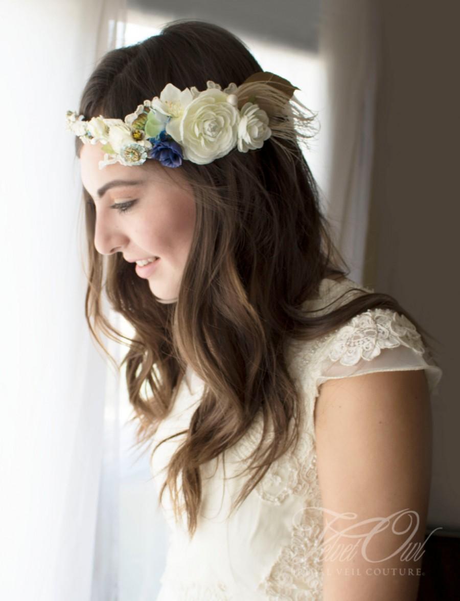 Свадьба - Bridal crown Ivory Ranunculus flowers vintage golden accents Alencon lace peacock feather gold leaves something blue - AMELIA