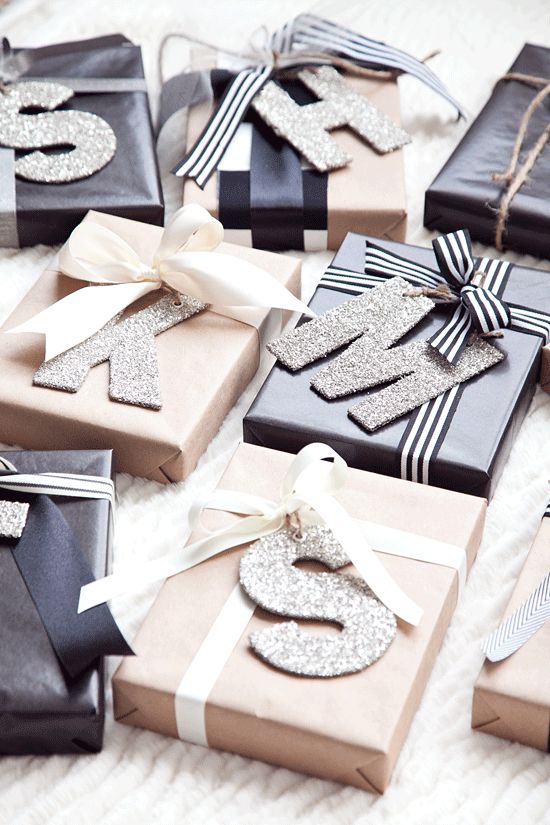 زفاف - Personalized Christmas Wrapping (Boxwood Clippings)