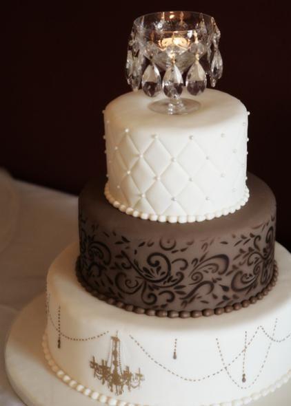زفاف - Mrs. Flamingo&#8217;s Chandelier Cake &#8211; Closeup 