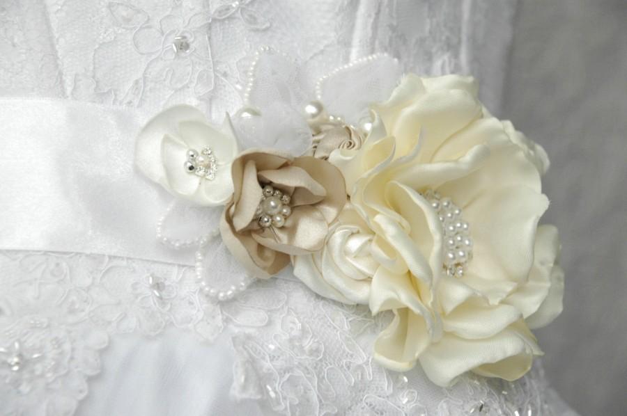 Hochzeit - Bridal corsage, sash, belt, wedding flower sash, wedding sash, bridal gown sash, flower belt, flower sash belt, dress sash