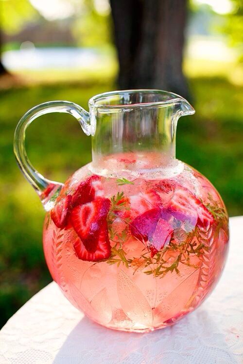 Hochzeit - Strawberry Watermelon Mint Infused Water