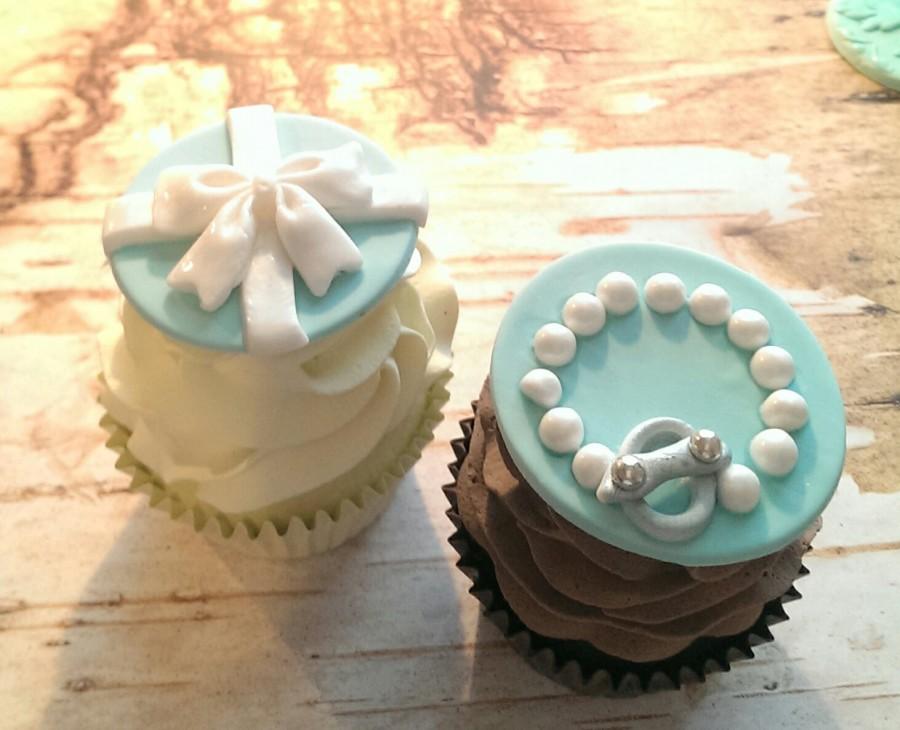 fondant-cupcake-toppers-pearls-and-bows-fondant-cupcake-cake-cookie