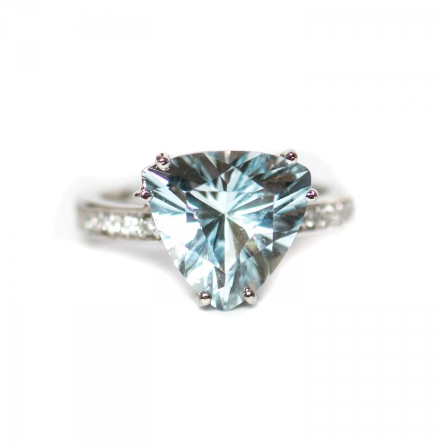 Mariage - Natural untreated blue topaz trillion white gold and diamond engagement ring - Ready to ship size 7 or Resize