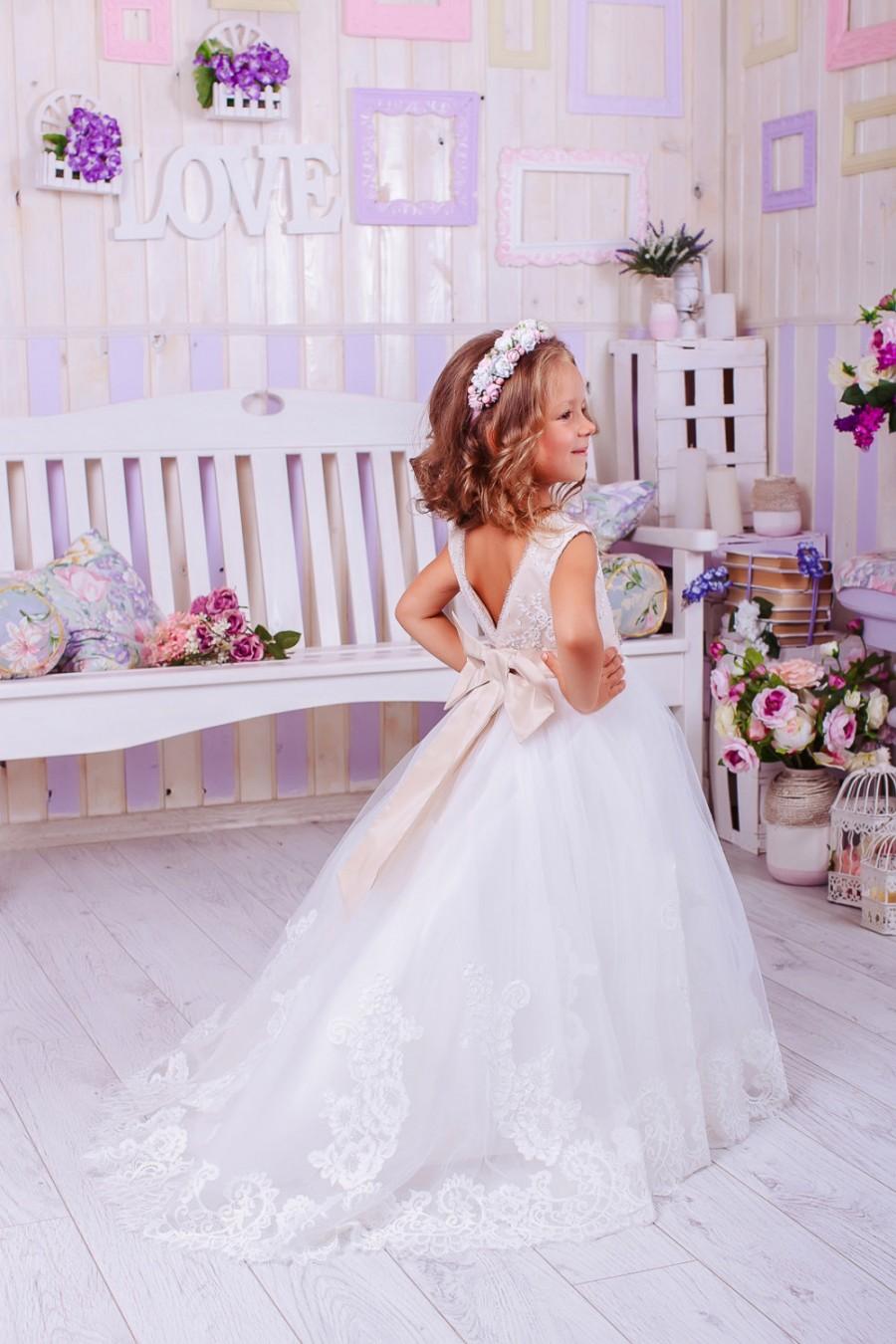 Mariage - Ivory Lace Flower Girl Dress,Flower Girl Dress,Wedding Party Dress,Baby Dress, Rustic Girl Dress,White Girls Dresses,Tulle Lace Flower Girl
