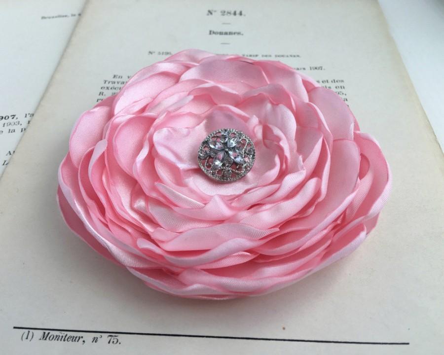زفاف - Light Pink Flower Hair Clip.brooch.pin.Bridesmaid.satin flower.Wedding.Corsage.pastel pink.hair accessory.peony pink.petal pink.fascinator