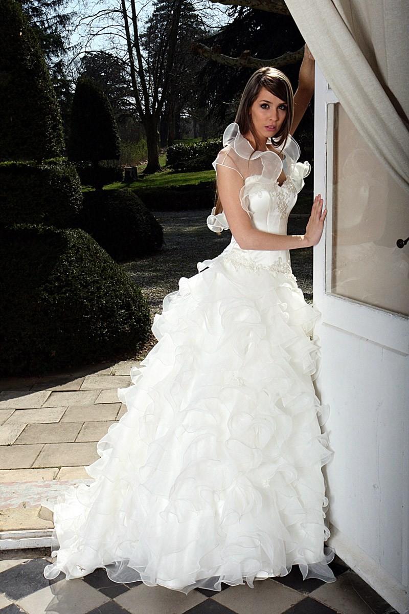 Wedding - Primanovia, Colchique - Superbes robes de mariée pas cher 