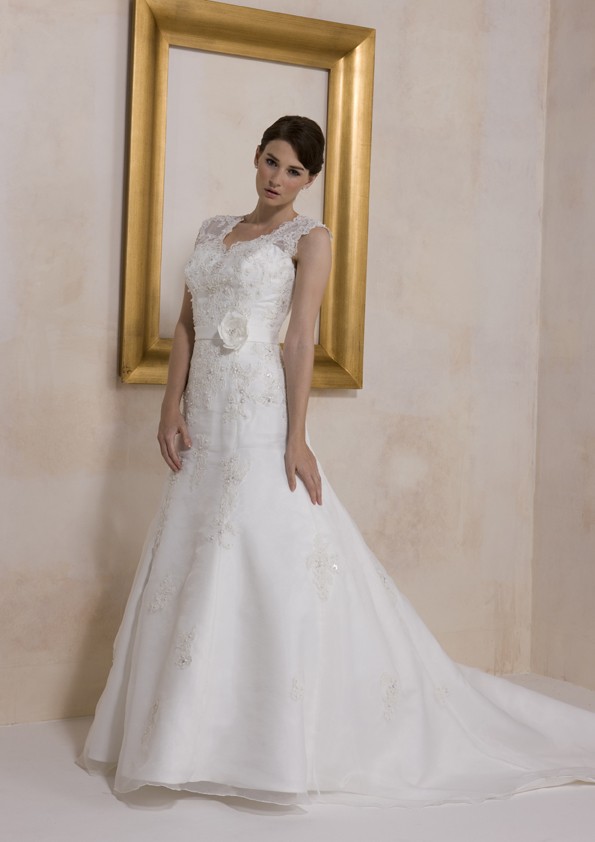 Hochzeit - romantica-bridal-2012-royale - Stunning Cheap Wedding Dresses