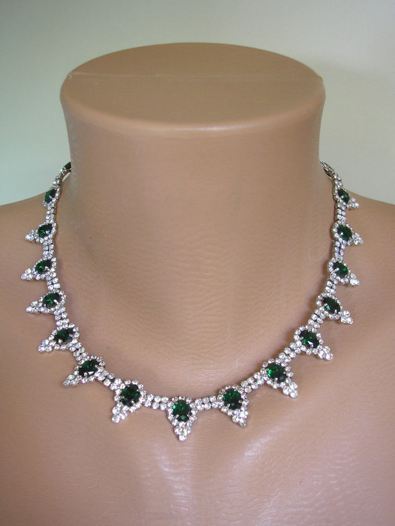 Hochzeit - Emerald Green Necklace, Green Rhinestone, Vintage Jewelry, 1980s, Bridal Necklace, Wedding Jewelry, Moss Green, Diamante Choker, Prom, Party