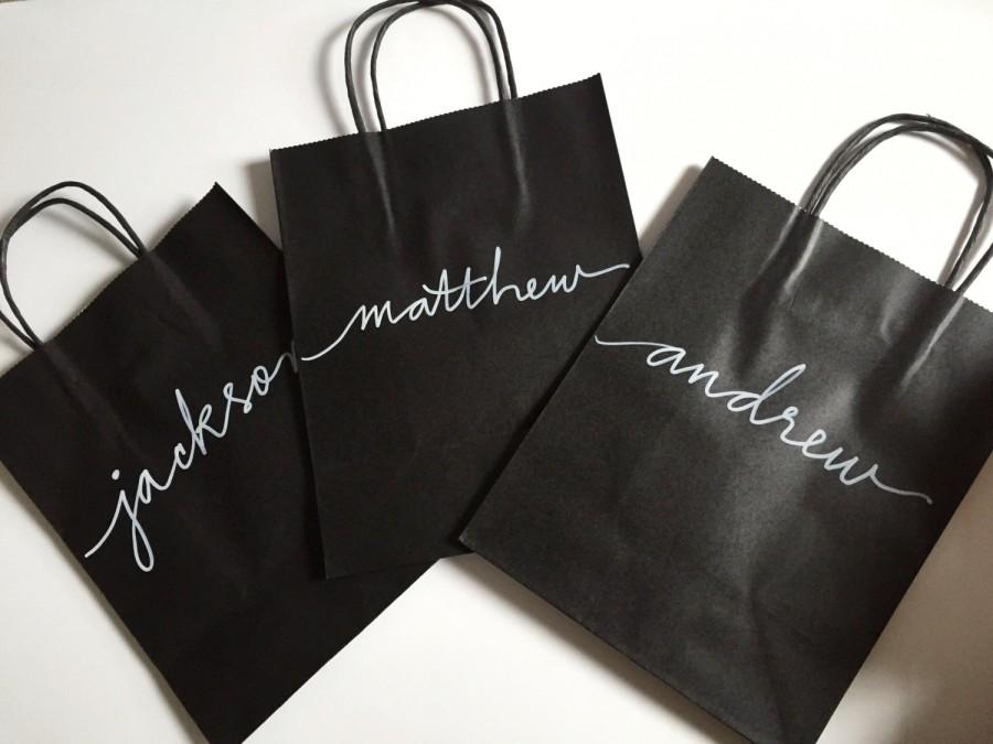 Hochzeit - Handlettered Gift bags, Favor Bags, Bridesmaid gift bags, Groomsmen gift bags