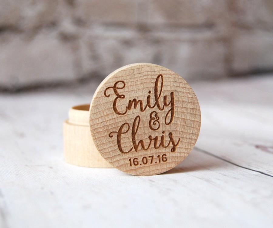 زفاف - Personalised Wooden Ring Box - Custom made with the initials of your choice - heart design