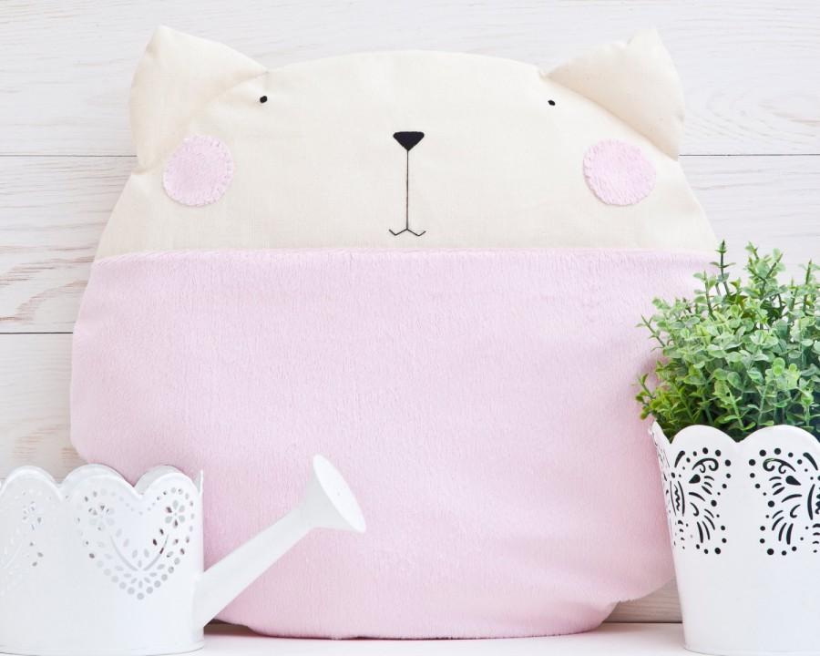 Mariage - Round Pillow, Pink Cat, Decorative Pillows