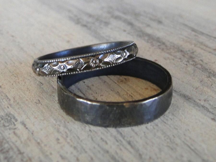 زفاف - Sterling Silver Rings - His and Hers Wedding Rings - Black Diamond Patterned Ring Band and Hammered Sterling Silver Ring Band