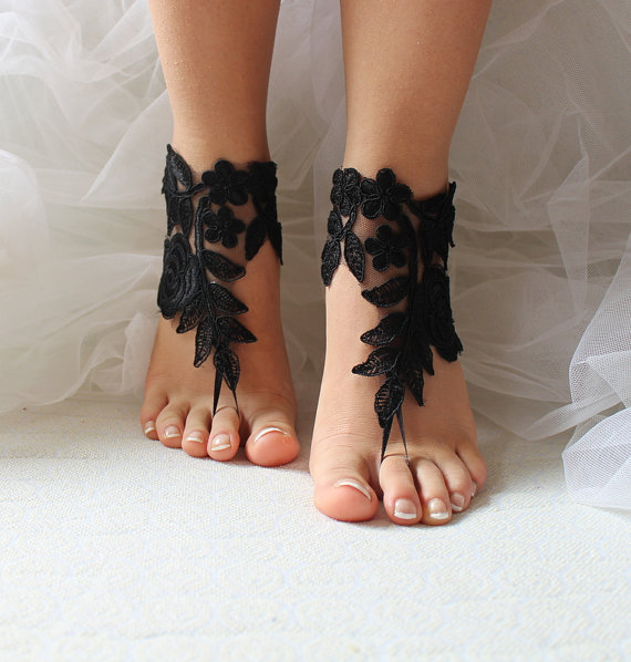 Свадьба - Black, lace, wedding sandals, bridal accessories, beach sandals, free shipping!