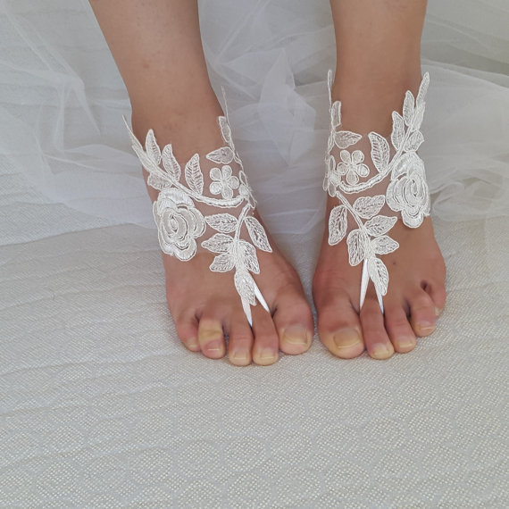 Свадьба - ivory, black. lace wedding sandals, free shipping!