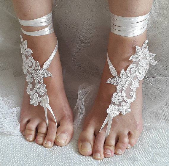Wedding - bridal accessories, ivory lace, wedding sandals, shoes, free shipping! Anklet, bridal sandals, bridesmaids, wedding gifts.......