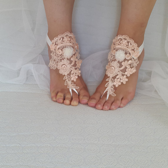 Свадьба - peach, ivory. lace wedding sandals, free shipping!