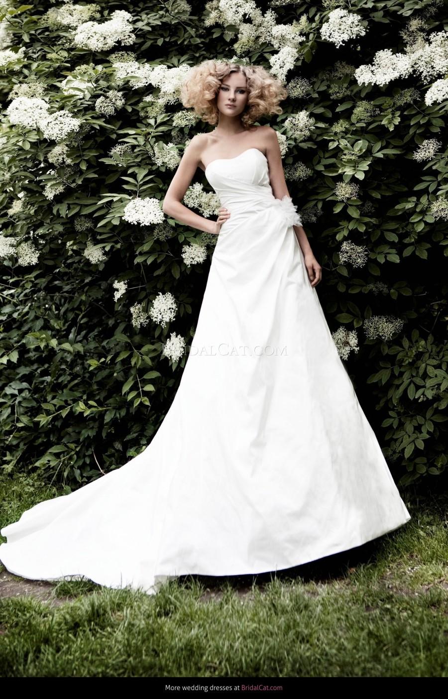 Wedding - Garamaj of Sweden 2014 Lena - Fantastische Brautkleider