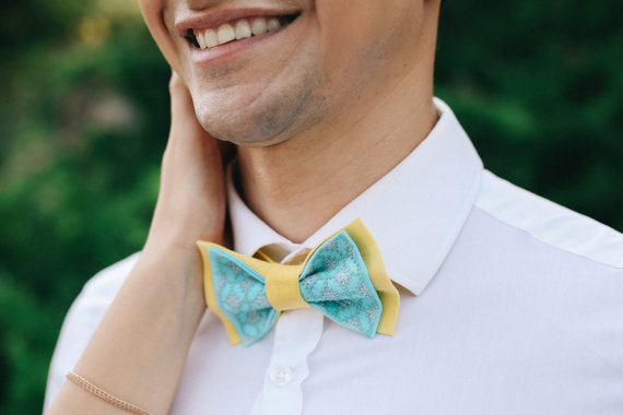 Hochzeit - Bowtie Bow tie for men Embroidered bowtie Spa yellow colour Wedding in yellow blue Groom Groomsmen Noeud papillon homme Pretied bow ties