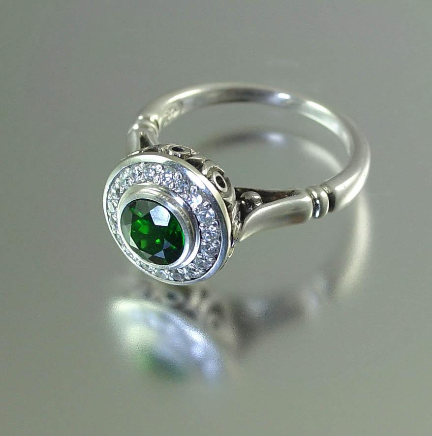 Wedding - THE SECRET DELIGHT silver ring with Chrome Diopside