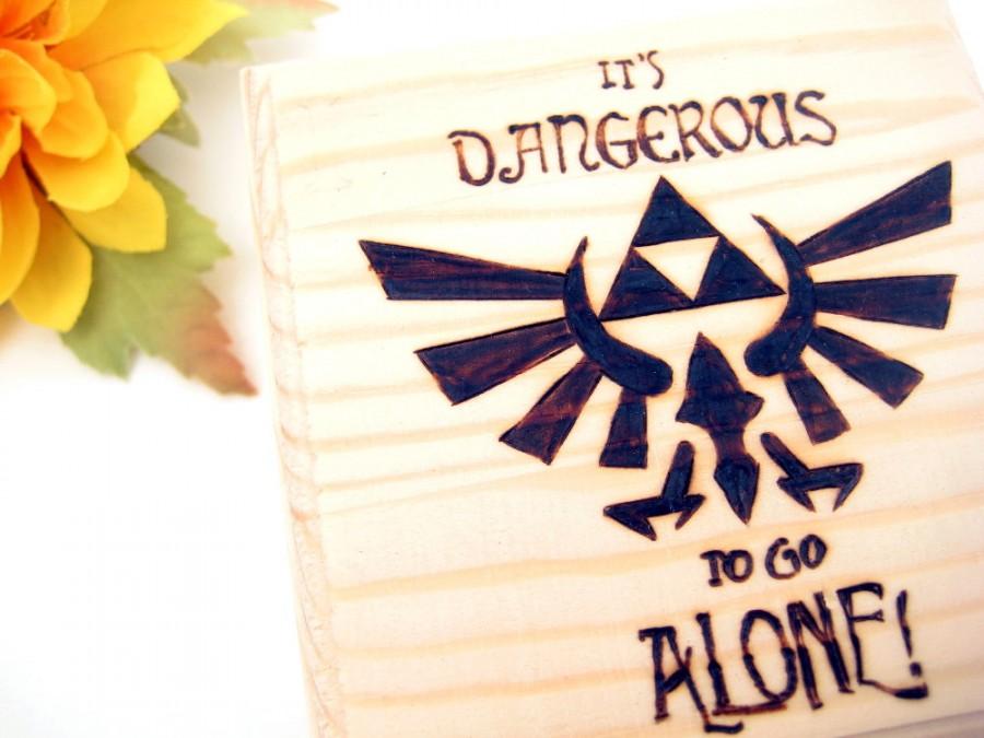 Wedding - Legend of Zelda Triforce ring box, It's dangerous to go alone, Engagement gift, Gift for her, Gift for Him, Wooden box, PYROGRAPHY, Keepsake