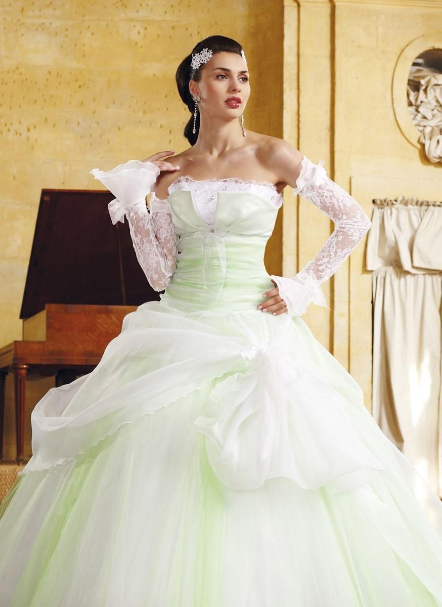 Mariage - Eli Shay, Domino blanc et anis - Superbes robes de mariée pas cher 