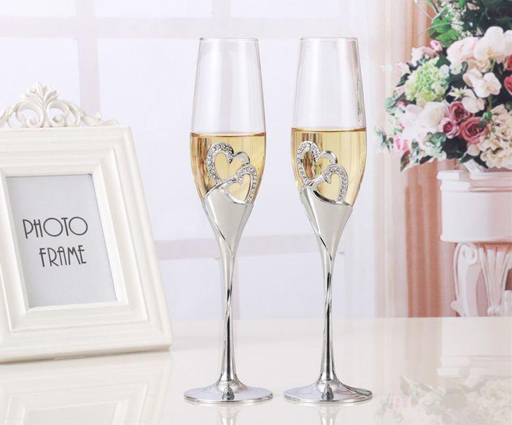 Hochzeit - 2 PCS / Set Crystal Wedding Toasting Champagne Flutes Glasses Cup Wedding Decoration