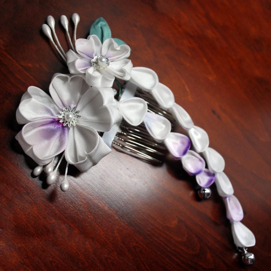 Mariage - Lilac Cherry Blossoms kanzashi on Comb. My Romance. Made to Order