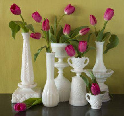 Hochzeit - Leftover White Vases Alone Have No Value, But Put Them Together And You've Got A Centerpiece