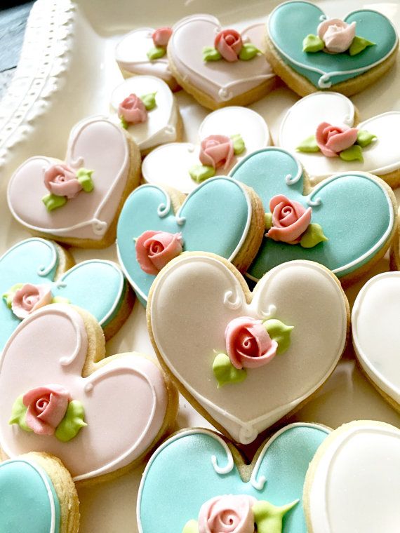 Hochzeit - 24 Pcs. Assorted Color Heart Cookie Favor- Wedding Favors, Bridal Showers, Bridemaids Gifts, Baby Showers