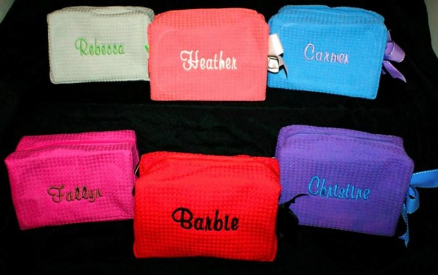 Свадьба - Bridesmaid Gift Set of 6 Large Cosmetic Bags Your Choice of Colors and Personalization