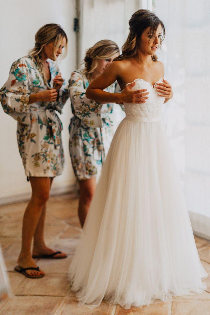 Mariage - Destination Wedding At French Chateau With Bride In Wtoo By Watters Bridesmaids In Pretty Plum Sugar Robes And Photography By Phan Tien
