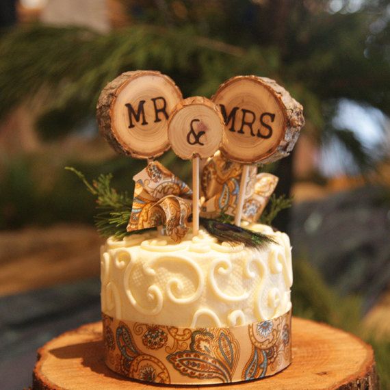 Hochzeit - Rustic Wedding Cake Topper / Tree Slice Cake Topper /  Mr & Mrs