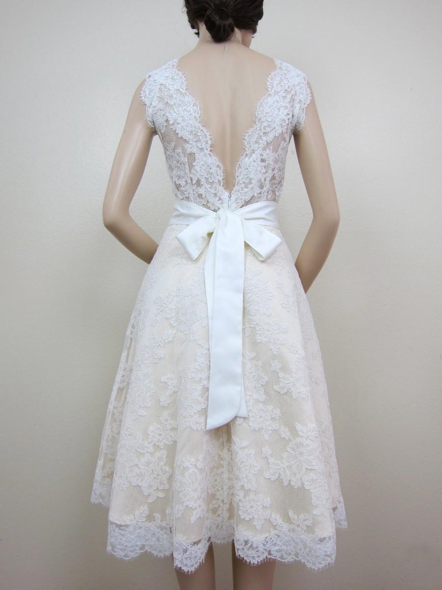 Свадьба - Lace wedding dress, wedding dress, bridal gown, sleeveless alencon lace