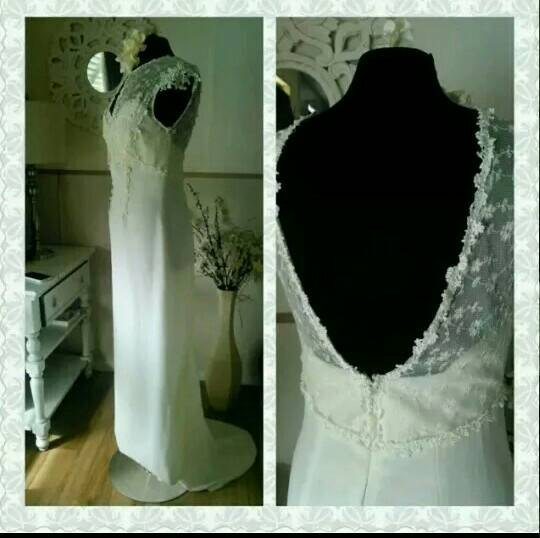 Mariage - VINTAGE Bridal Dress Romantic Great Gatsby Juliet  Off white CREAM tone Size 8
