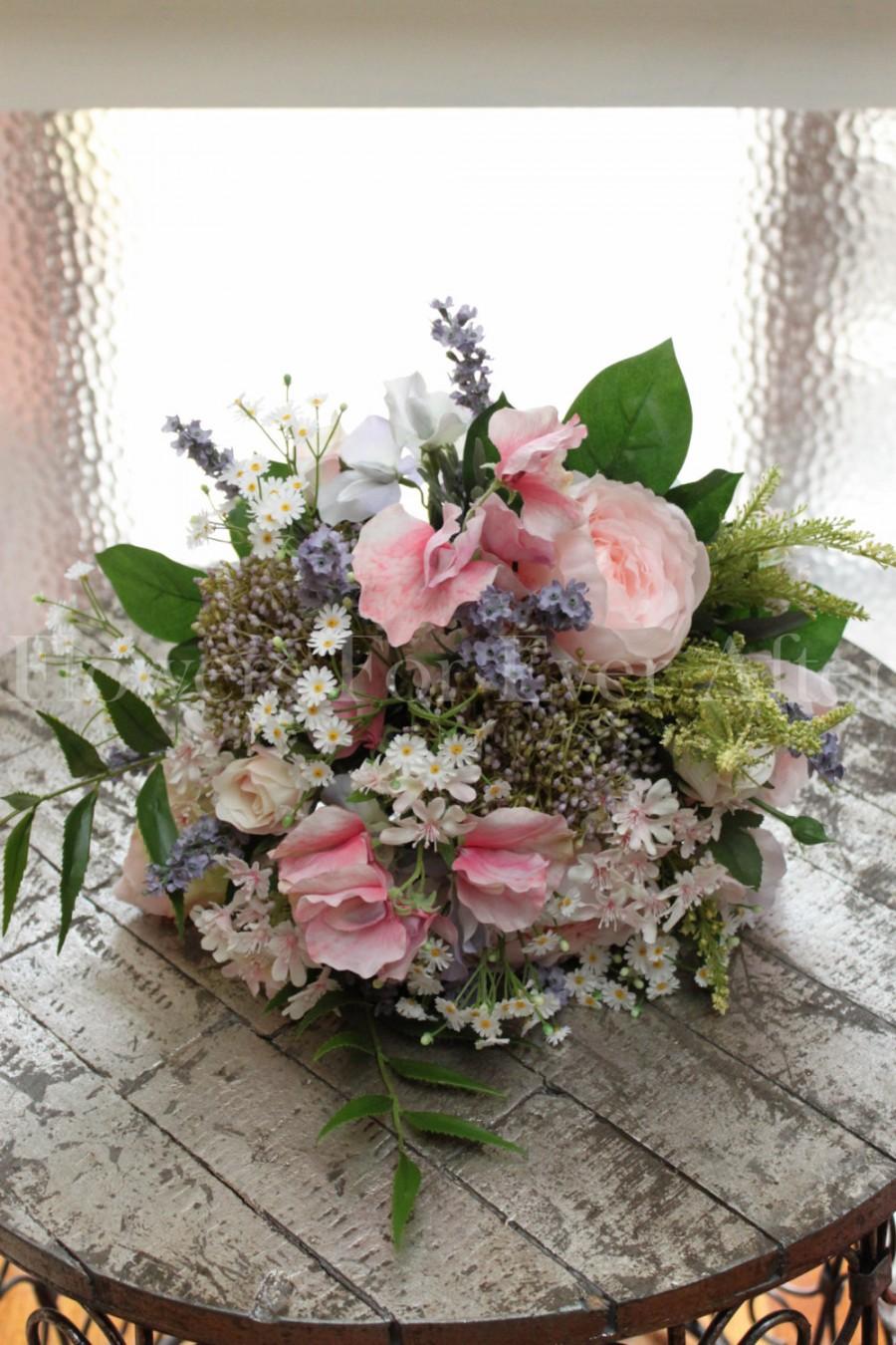زفاف - Cassandra, Bohemian, Rustic Style Peony, Daisy Bridal & Berry Textured Bouquet