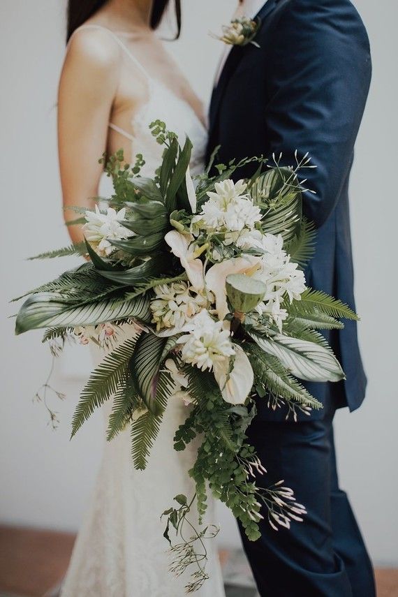 Hochzeit - Tropical Bridal Bouquet 