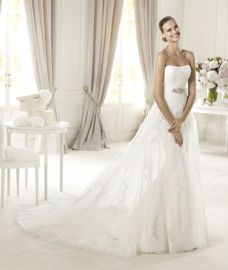 Hochzeit - Honorable Trumpet/Mermaid Strapless Beading Lace Sweep/Brush Train Tulle Wedding Dresses - Elegant Evening Dresses