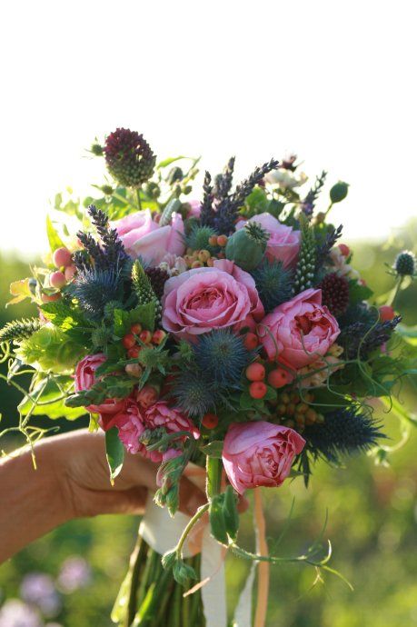 Hochzeit - This Season's Gorgeous Green Bouquets 
