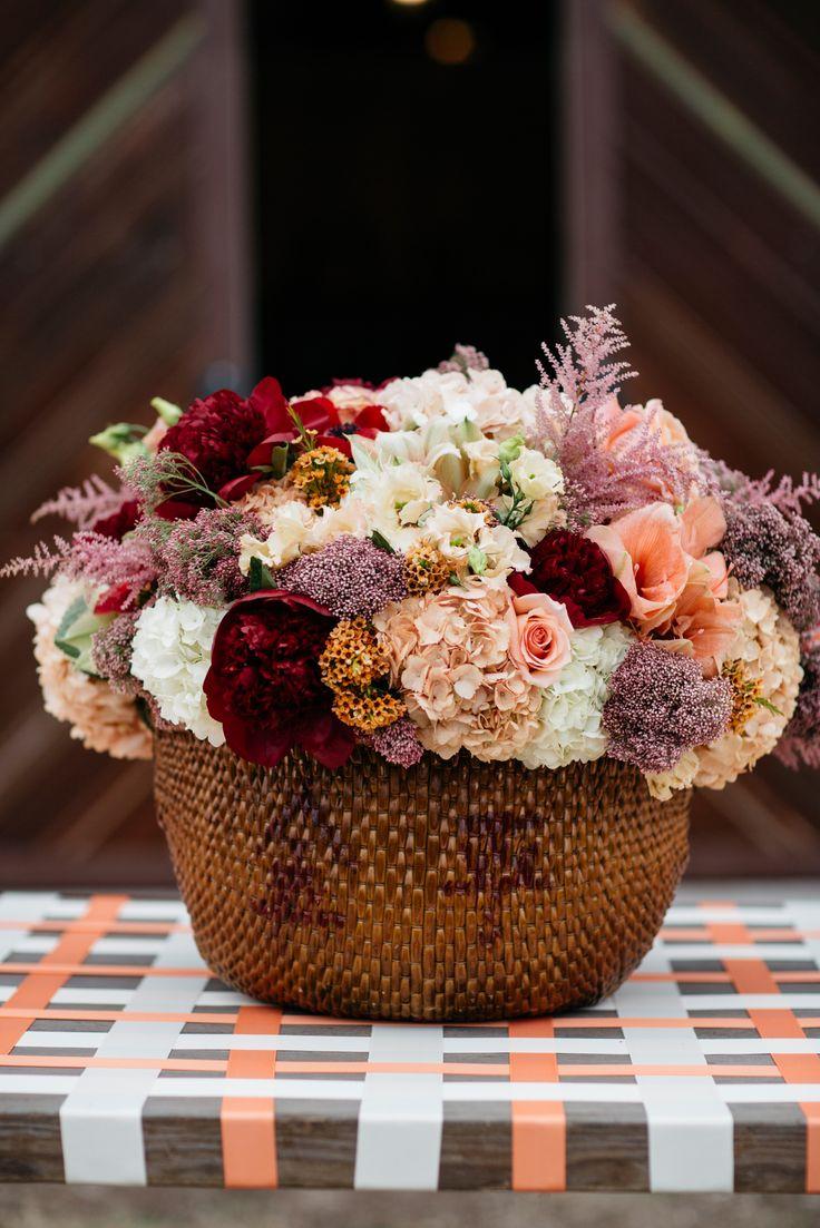 Hochzeit - Fall Flower Arrangement With Astilbe And Roses