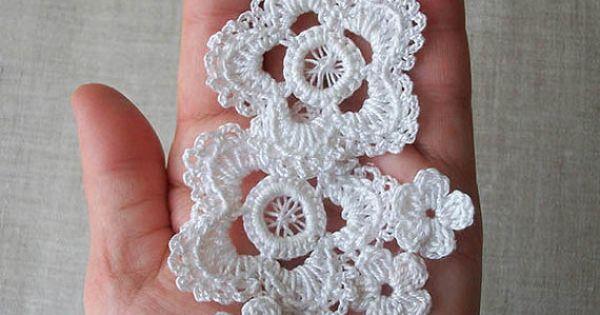 Hochzeit - Lace crochet flowers, 20 pc. Crochet applique. Knitted flowers. Irish lace. Decoration of clothes