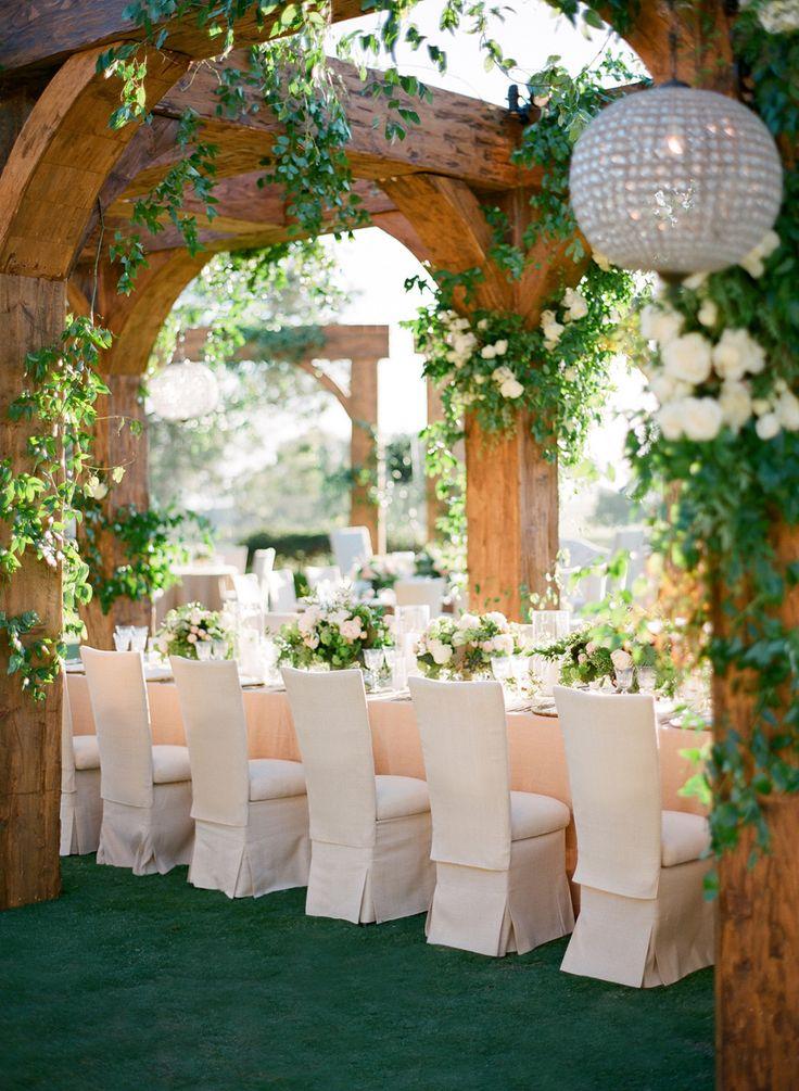 Hochzeit - An Ethereal Garden Party Wedding We Can't Believe Is Real