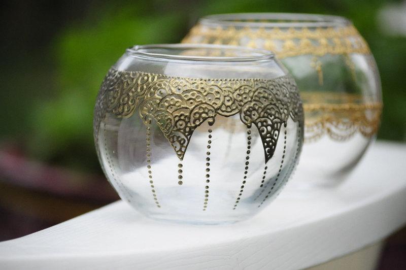 Round Vases Centerpieces With Henna Style Accents 2577292 Weddbook