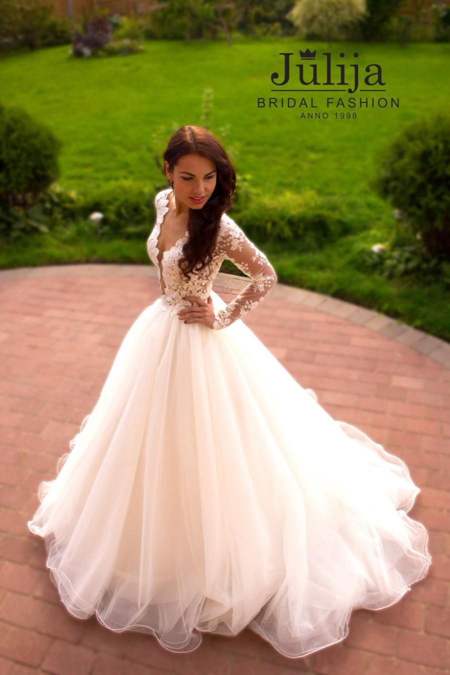Mariage - Lace wedding dress Fabiana , non-corset, closed back, long sleeves, illusion neckline,beaded bridal gown, luxury wedding dress, princess