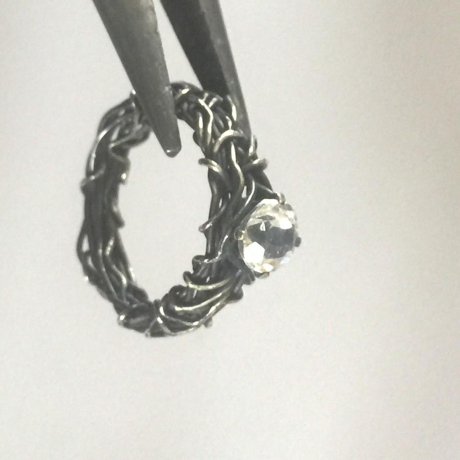زفاف - Crown of Thorns Ring, 6mm White Topaz and 925 Sterling Silver, Christian Jewelry, Oxidized Silver Band, Filigree Ring, Purity Ring