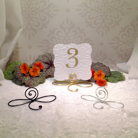 Hochzeit - 5 Large Wire infinity Bow table number holders, black, gold and silver table number holders