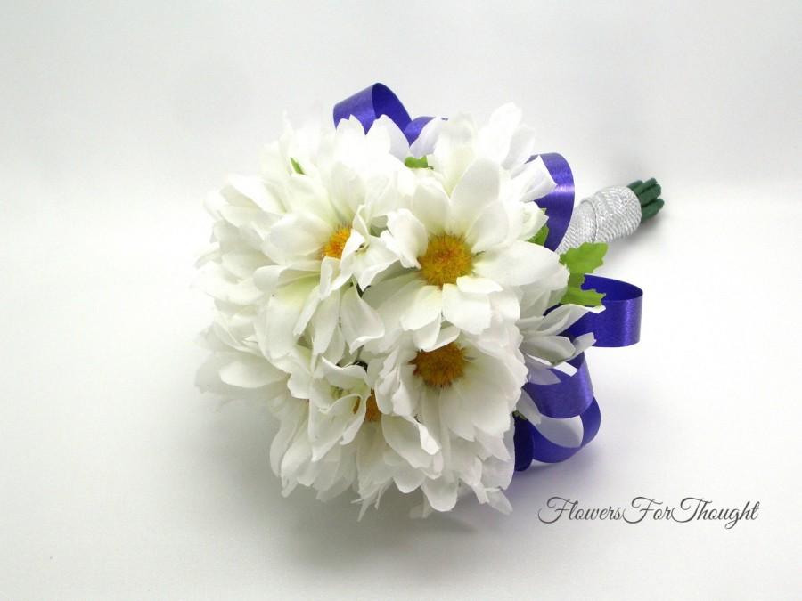 Hochzeit - Daisy Bridesmaid Bouquet, Wedding Flowers, White Shasta Daisies, Bridal Party Gift, FFT design, Made to Order