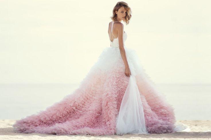 Hochzeit - Style Crush - 37 Gorgeous Ombre Gowns You'll Fall In Love With