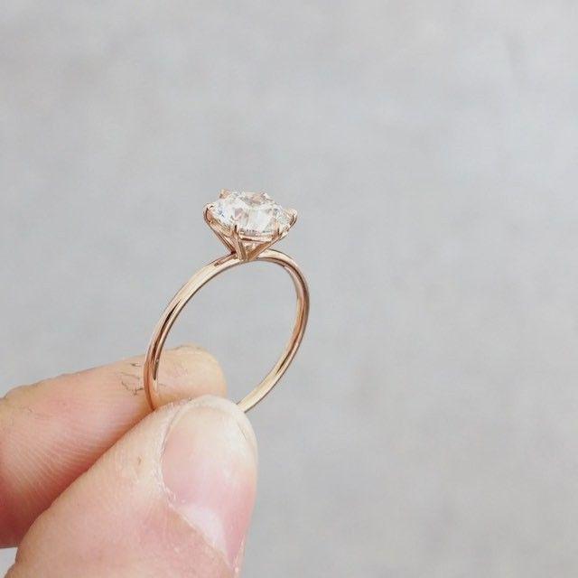Mariage - @nataliemariejewellery On Instagram: “Monday Morning Sparkle. A 1.3 Carat Round Cut Diamond Set In Rose Gold In My Signature Solitaire Setting. ✨”